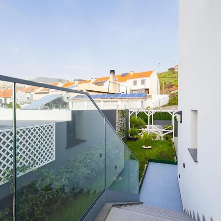 ゲストハウス Helena Amber カニコ