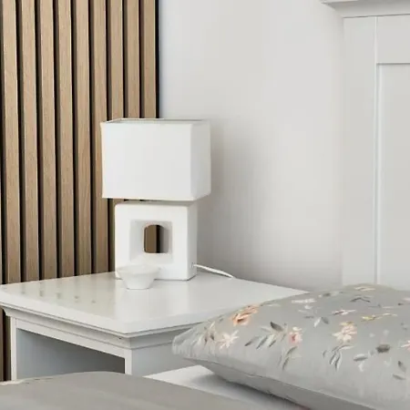 ゲストハウス Helena Amber カニコ