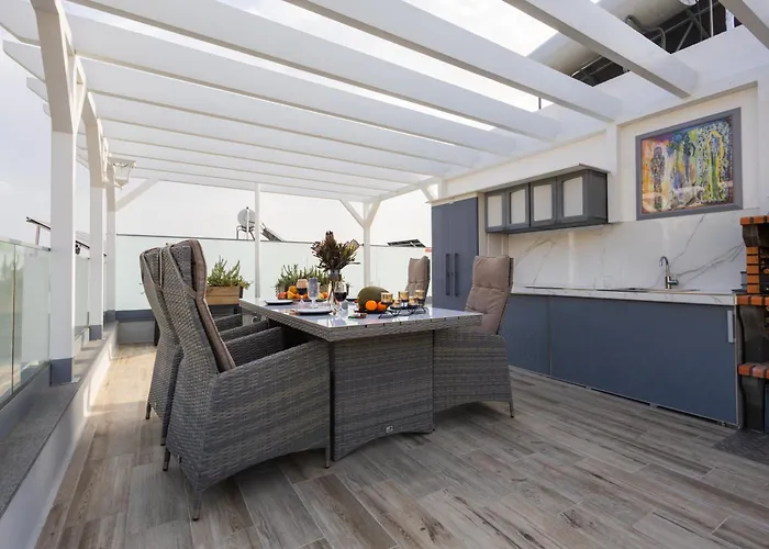 招待所 Helena Amber