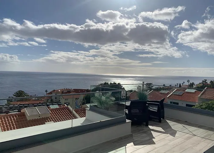 Helena Amber 卡尼索