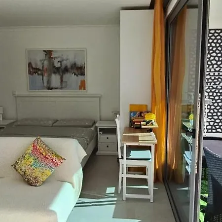 Helena Amber Гостевой дом