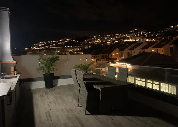 Helena Amber Penzion Caniço