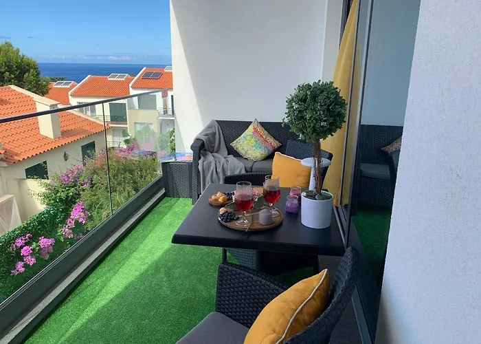 Helena Amber Caniço