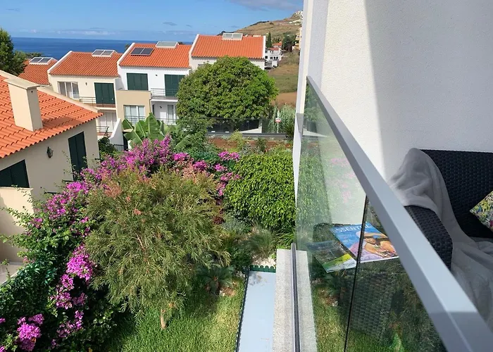 Helena Amber Penzion Caniço